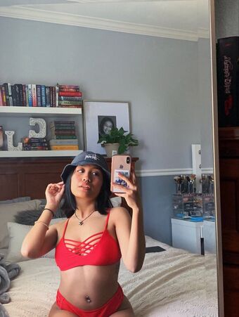 209lyn_ Голі Зливи OnlyFans Фото 3