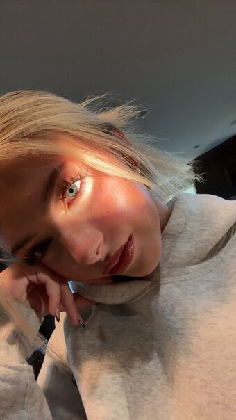 777keely Голі Зливи OnlyFans Фото 13