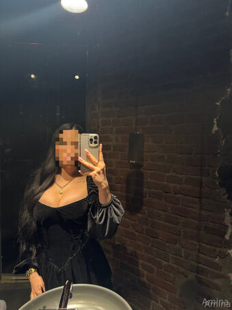 a.amina Голі Зливи OnlyFans Фото 12