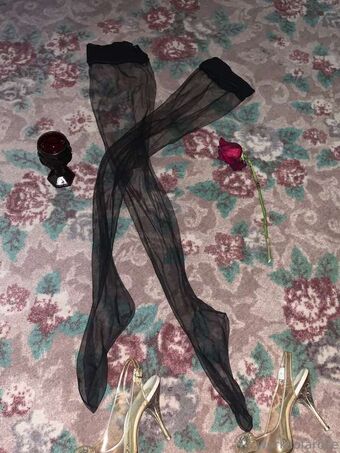 A. Rose Голі Зливи OnlyFans Фото 10