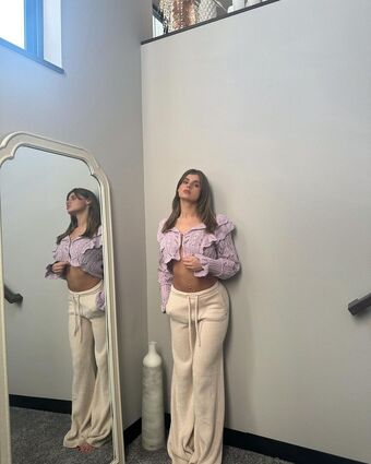 AAri Голі Зливи OnlyFans Фото 10