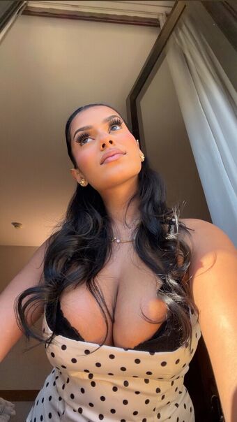 Abida Голі Зливи OnlyFans Фото 44