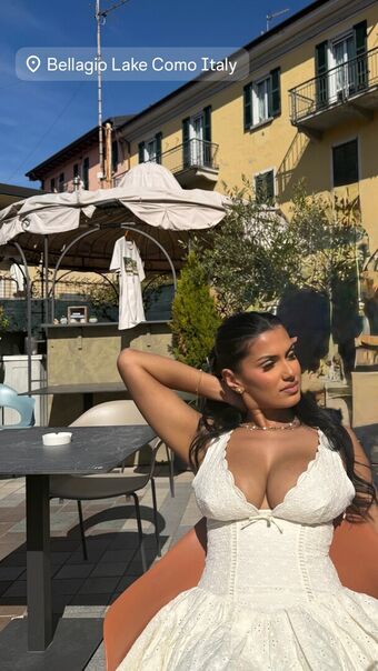 Abida Голі Зливи OnlyFans Фото 52