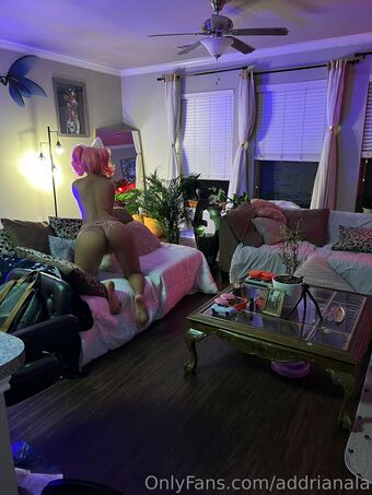 Addrianala Голі Зливи OnlyFans Фото 24