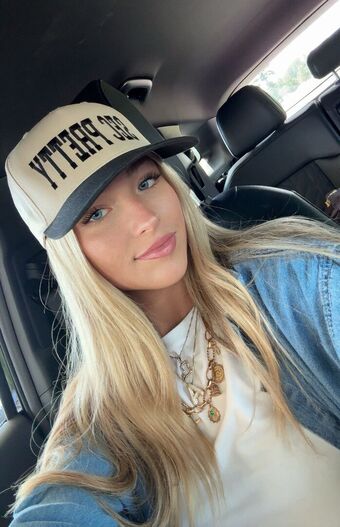 Addy B Голі Зливи OnlyFans Фото 25