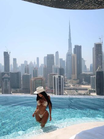 Adele Grisoni Голі Зливи OnlyFans Фото 70
