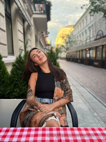 adele_top Голі Зливи OnlyFans Фото 17