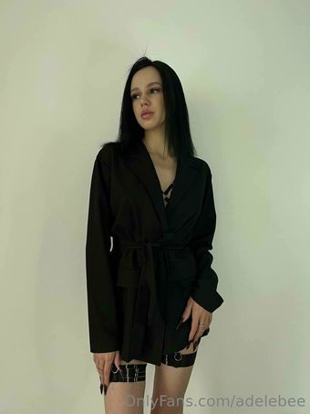 adelebee Голі Зливи OnlyFans Фото 17