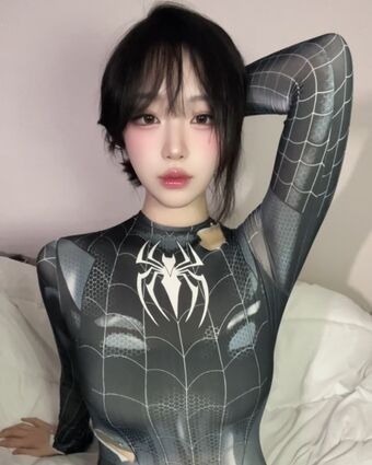 AHRI Голі Зливи OnlyFans Фото 6