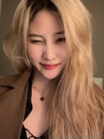 aiaixoxo7 Голі Зливи OnlyFans Фото 17