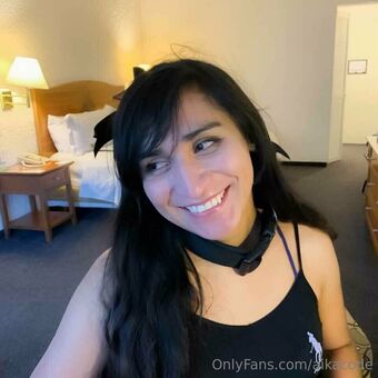 Aika Sofia Голі Зливи OnlyFans Фото 2
