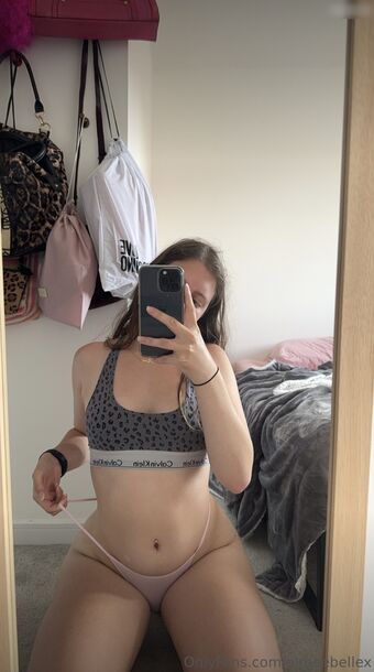 Aimee Townsend Голі Зливи OnlyFans Фото 4