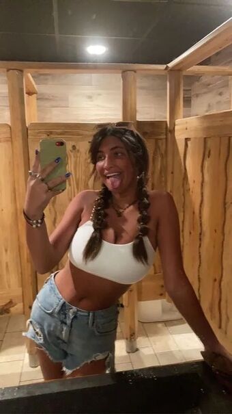 Ainsley N Голі Зливи OnlyFans Фото 11