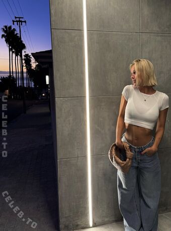 Alena Nolte Голі Зливи OnlyFans Фото 74