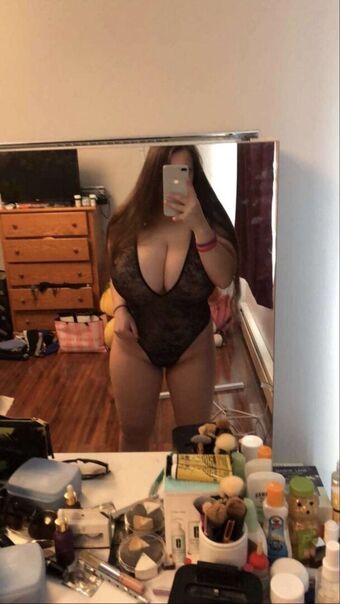 Alexa E Голі Зливи OnlyFans Фото 40