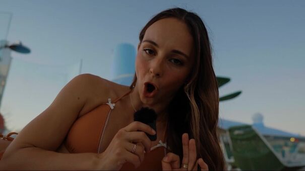 Alexandra Kerr Голі Зливи OnlyFans Фото 41