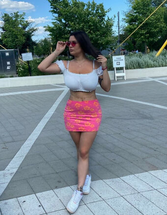Alexia C Голі Зливи OnlyFans Фото 24