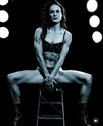 Alias Rose Голі Зливи OnlyFans Фото 2