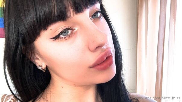 Alice Голі Зливи OnlyFans Фото 18