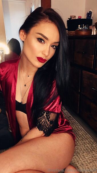 alicedrakeoff Голі Зливи OnlyFans Фото 2