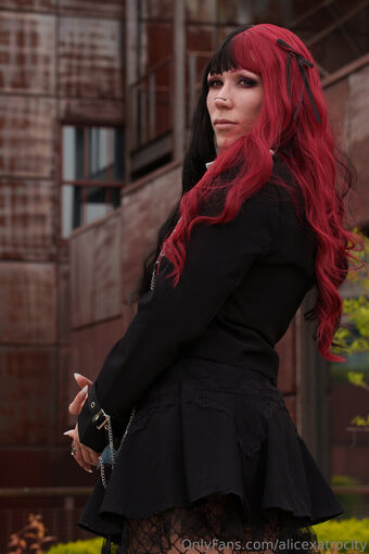 alicexatrocity