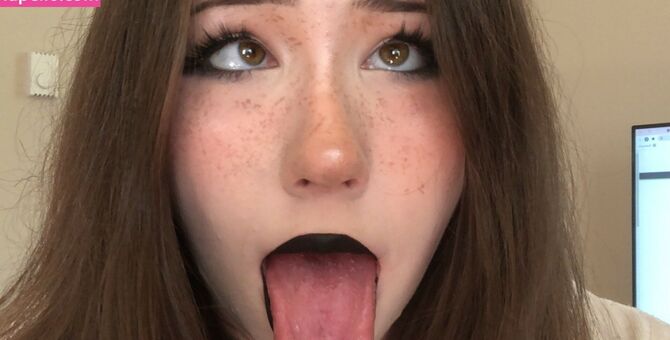 Alicia Jade Голі Зливи OnlyFans Фото 1