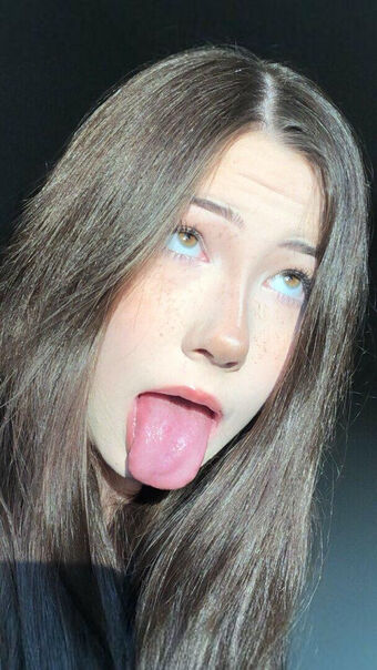 Alicia Jade Голі Зливи OnlyFans Фото 3