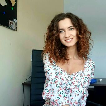 AlinaTomilovych Голі Зливи OnlyFans Фото 1