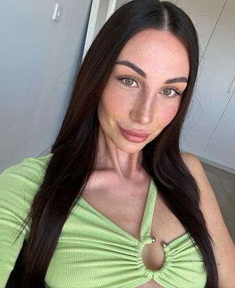 Alison Голі Зливи OnlyFans Фото 29