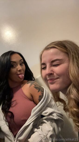 allikat21 Голі Зливи OnlyFans Фото 3