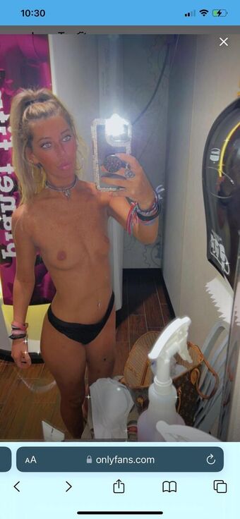 Ally Lyons Голі Зливи OnlyFans Фото 11