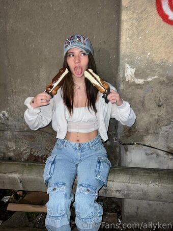 allyken Голі Зливи OnlyFans Фото 9