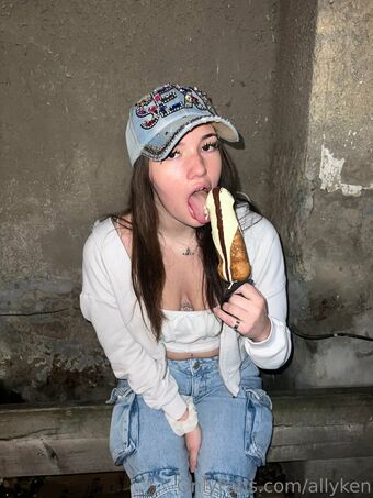 allyken Голі Зливи OnlyFans Фото 11