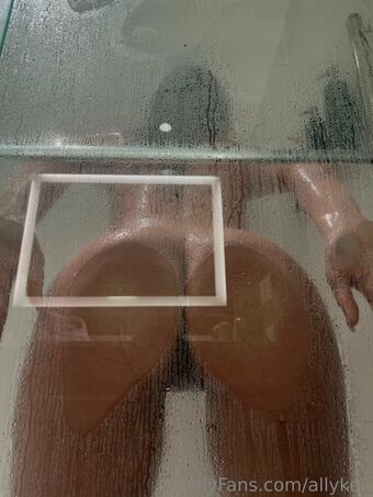 allyken Голі Зливи OnlyFans Фото 19