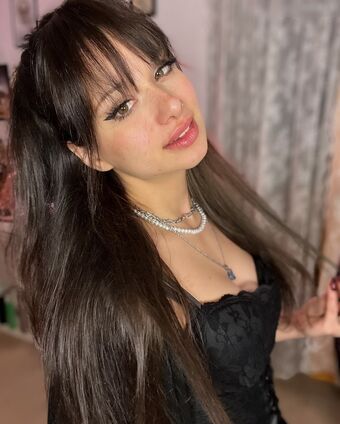 Almostfeline Голі Зливи OnlyFans Фото 1