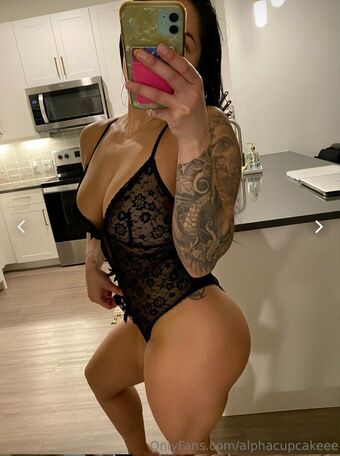 Alphacupcake Голі Зливи OnlyFans Фото 20