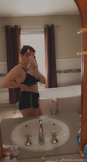 alys18 Голі Зливи OnlyFans Фото 7