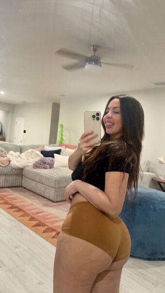 amberlyray Голі Зливи OnlyFans Фото 55