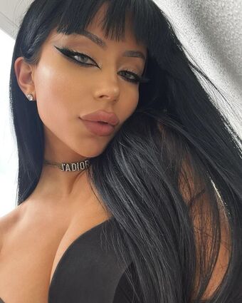 Amberscholl Голі Зливи OnlyFans Фото 4