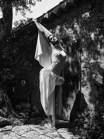 Amelia Hamlin Голі Зливи OnlyFans Фото 29