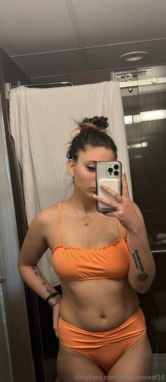 ameliaroseof10 Голі Зливи OnlyFans Фото 8