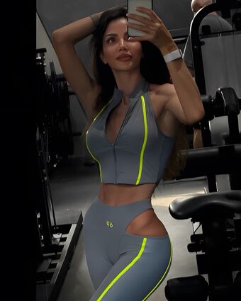 Aminova Inna Голі Зливи OnlyFans Фото 325