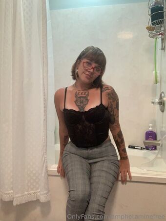 amphetaminefree Голі Зливи OnlyFans Фото 2
