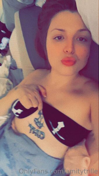 amythrill Голі Зливи OnlyFans Фото 37