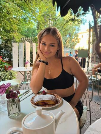 ana_beregoi Голі Зливи OnlyFans Фото 21