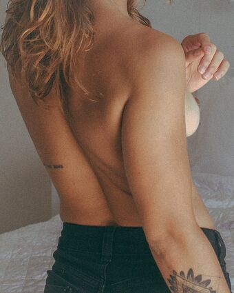 Ana E. Голі Зливи OnlyFans Фото 5