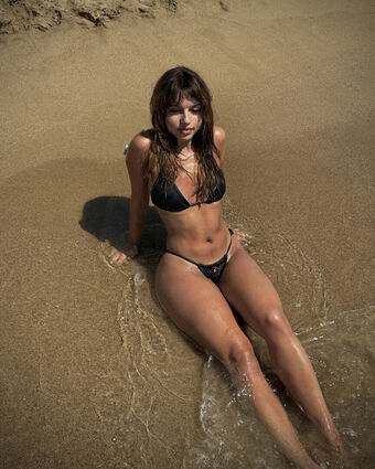 Anda Tohatan Голі Зливи OnlyFans Фото 13