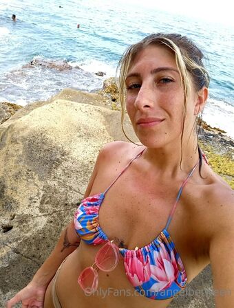 angelbetween Голі Зливи OnlyFans Фото 10