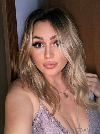 anna_bellla