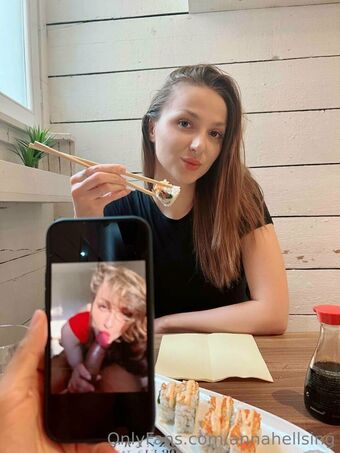 annahellsing Голі Зливи OnlyFans Фото 19